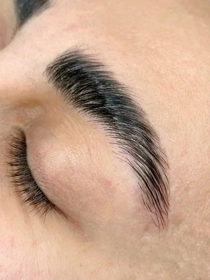 کاشت مژه لیفت ابرو به صورت حرفه ای|خدمات آرایشگری و زیبایی|قم, ولیعصر|دیوار