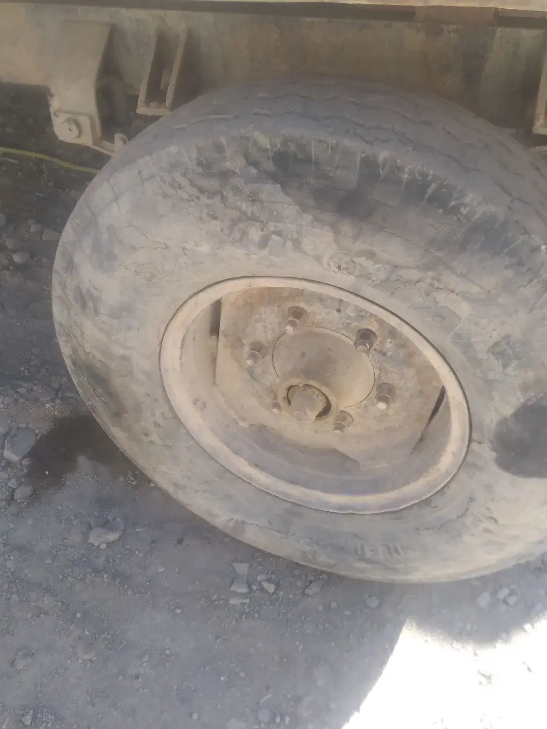 تریلی‌ترک‌|قطعات یدکی و لوازم جانبی|رابر, |دیوار