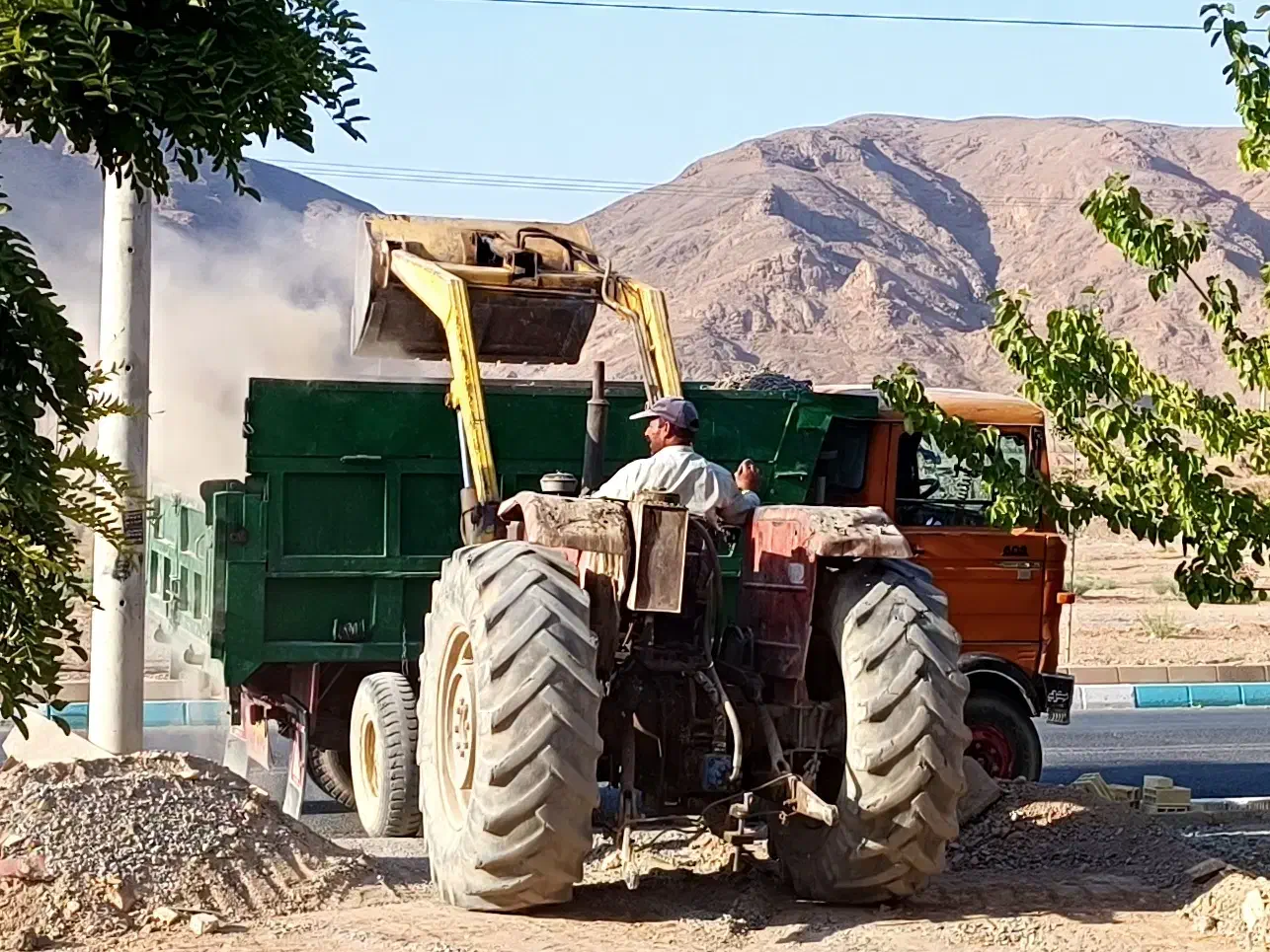 حمل انواع بار با کمپرسی 6 تن خاور کمپرسی|خدمات حمل و نقل|نجفآباد, امام خمینی|دیوار