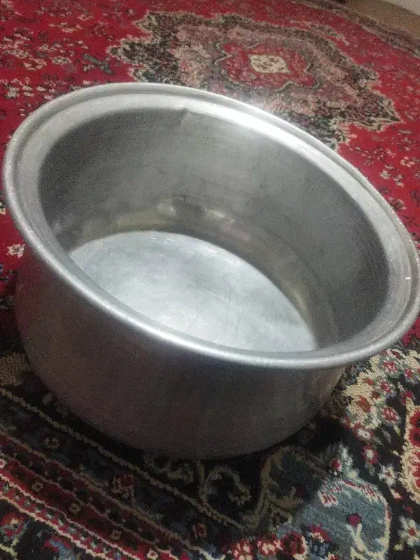 ظروف روحی|ظروف پخت‌وپز|فیروزآباد (فارس), |دیوار