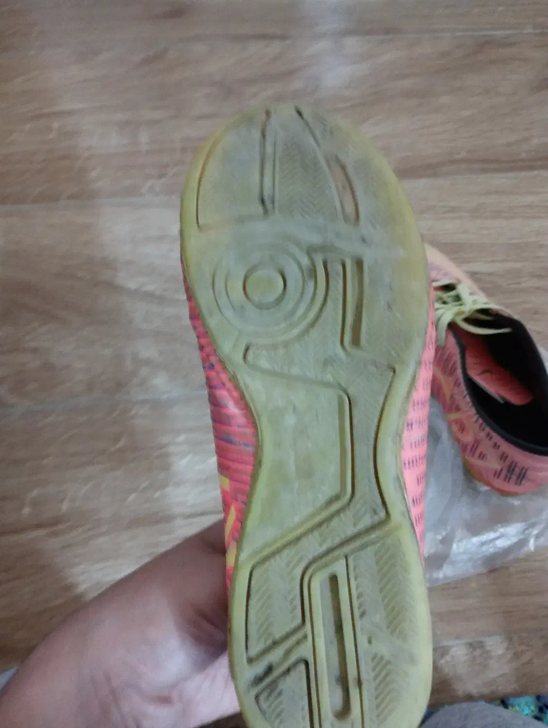 کفش ورزشی سالن|تجهیزات ورزشی|چابکسر, |دیوار