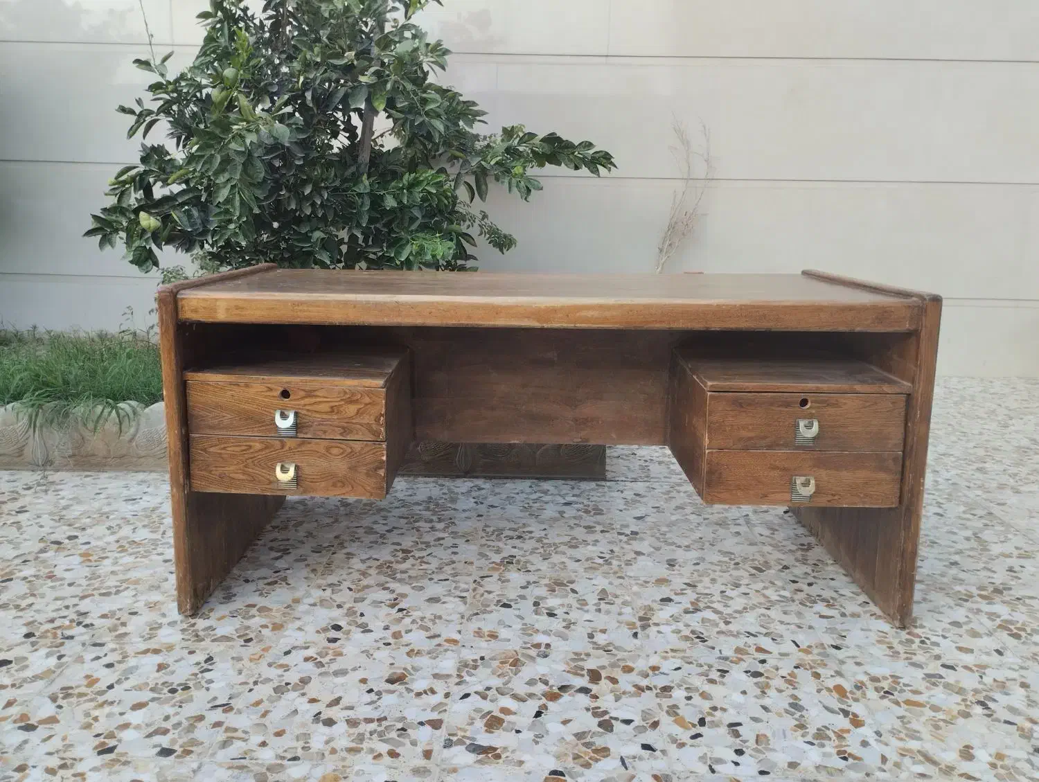 فروش فوری میز چوبی اداری بزرگ|مبلمان اداری|کلاله, |دیوار