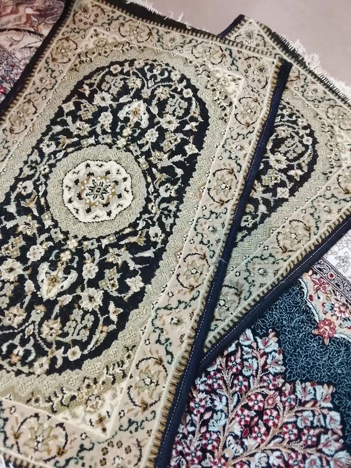 پادری فرش|پادری|مهاجران, |دیوار