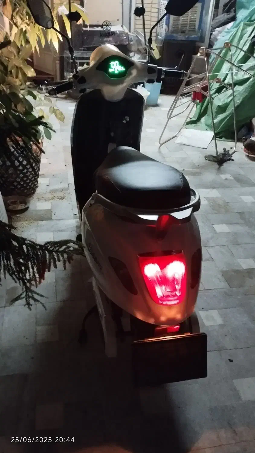 موتور برقی طرح وسپا|موتورسیکلت|قم, دورشهر|دیوار