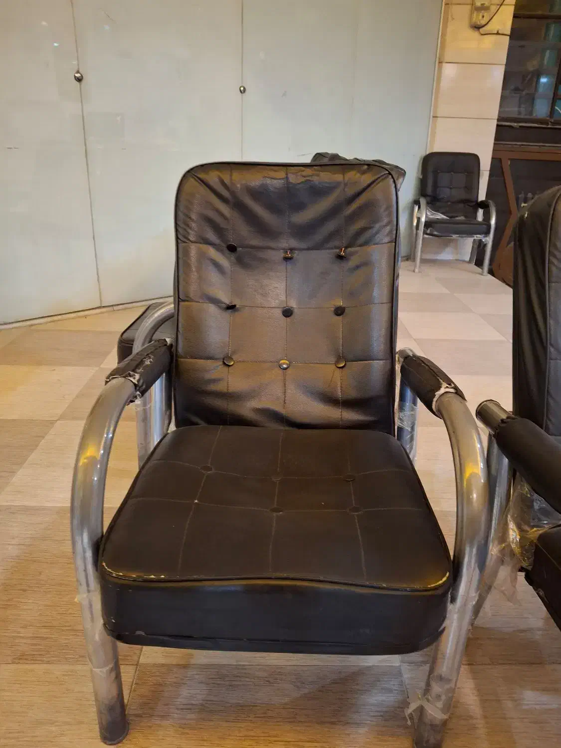 صندلی انتظار|صندلی و نیمکت|کرمان, |دیوار