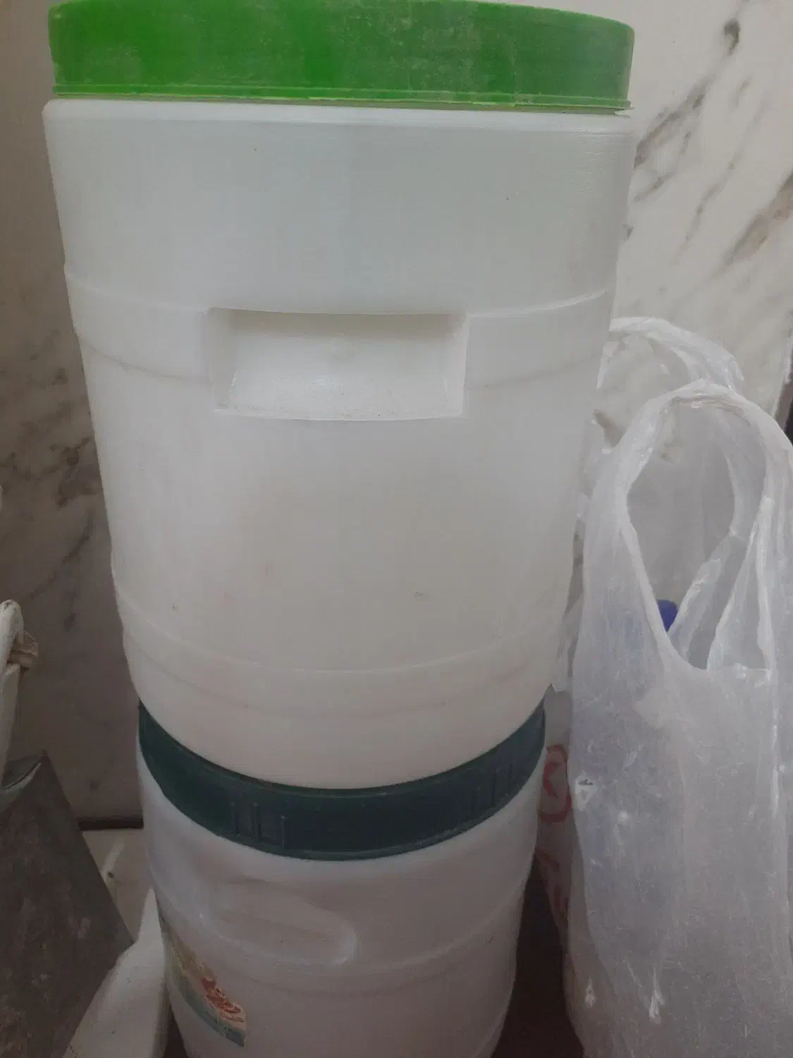 بشکه|ظروف نگهدارنده، پلاستیکی، یک‌بارمصرف|خورموج, |دیوار