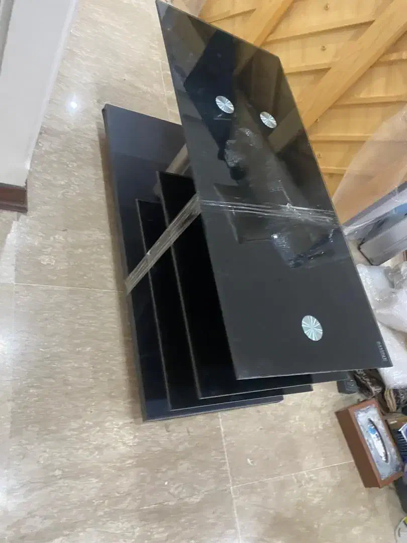 میز تلویزیون شیشه ای و میز ناهارخوری ۴ نفره|میز و صندلی غذاخوری|تهران, قلهک|دیوار