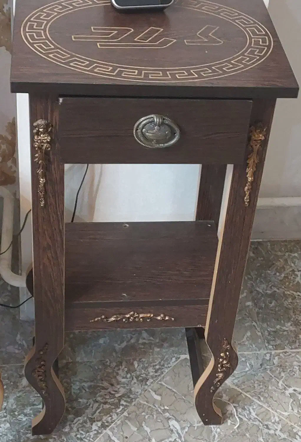 میز تلفن|میز تلفن|اراک, |دیوار