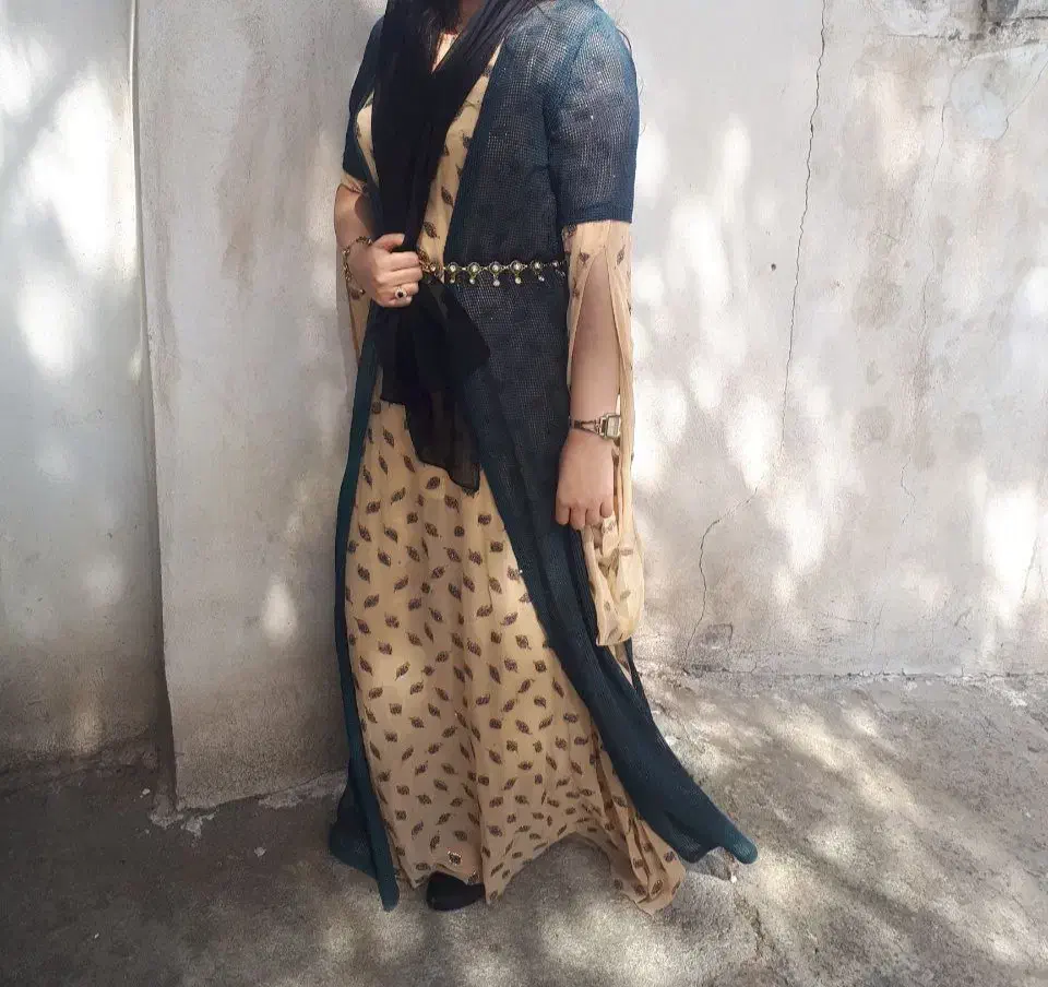 لباس کوردی سنگ دوزی شده|لباس|صحنه, |دیوار