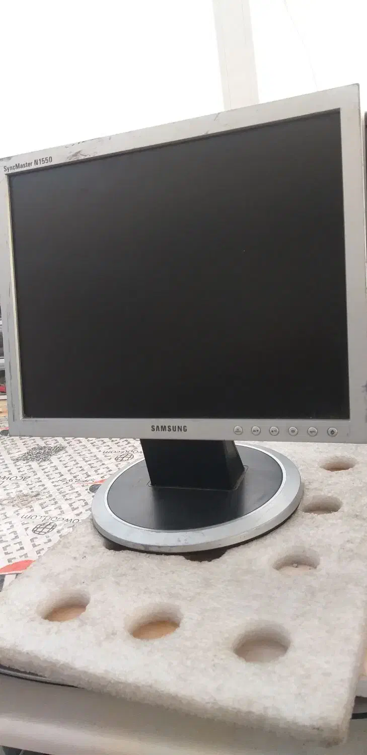تعدادی مانیتور LG و Samsung 15 اینچ|قطعات و لوازم جانبی رایانه|تبریز, |دیوار
