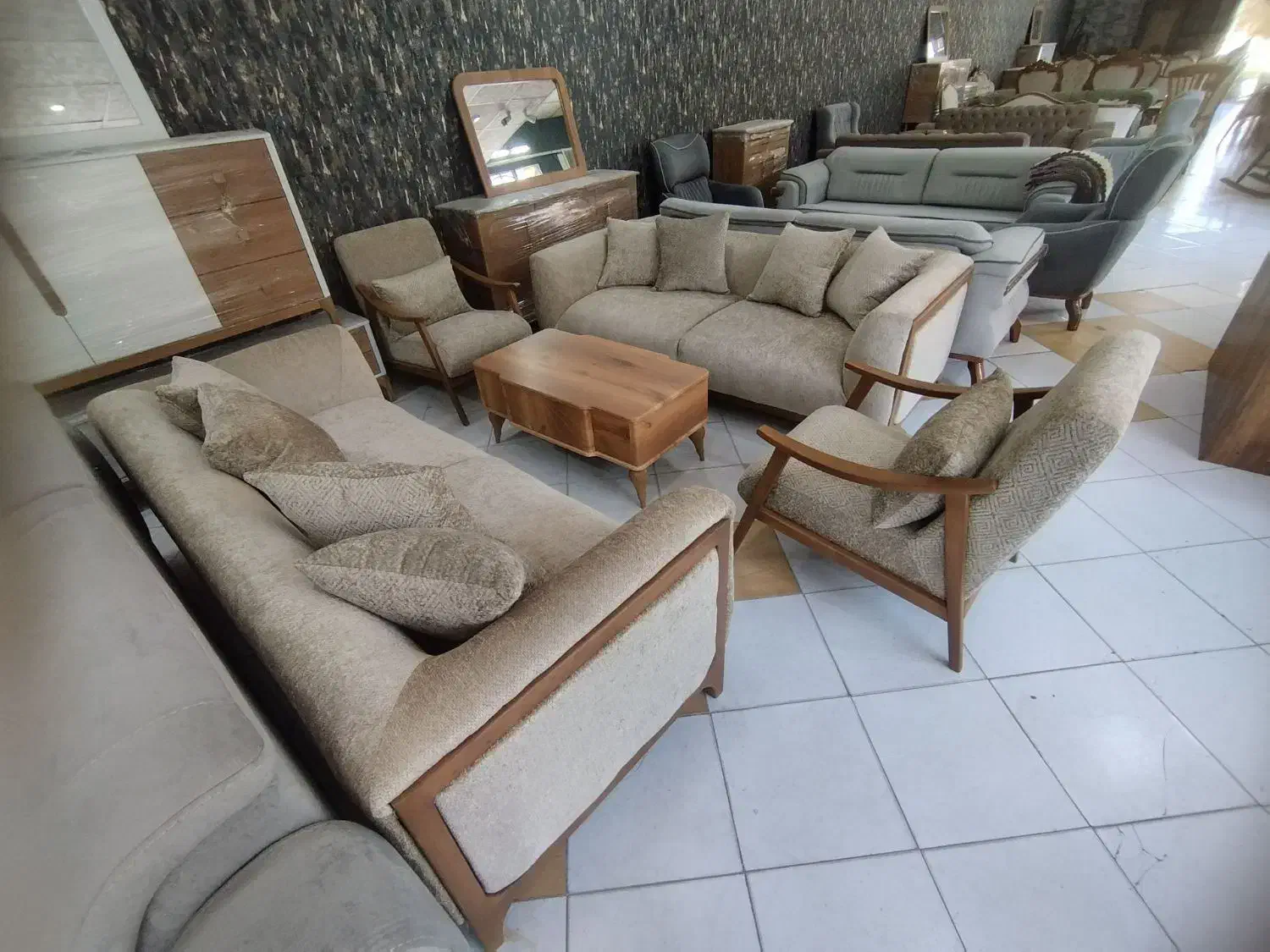 مبل. نهال|مبلمان خانگی و میز عسلی|اراک, |دیوار