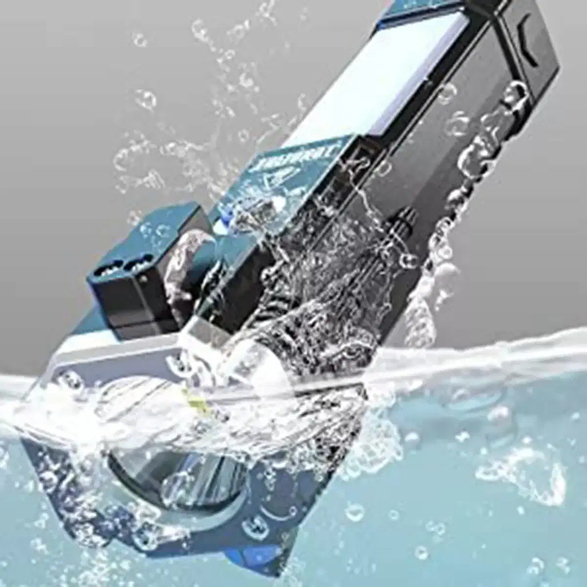 چراغ قوه دستی ۸کاره/ پرداخت درب منزل|کوهنوردی و کمپینگ|بم, |دیوار