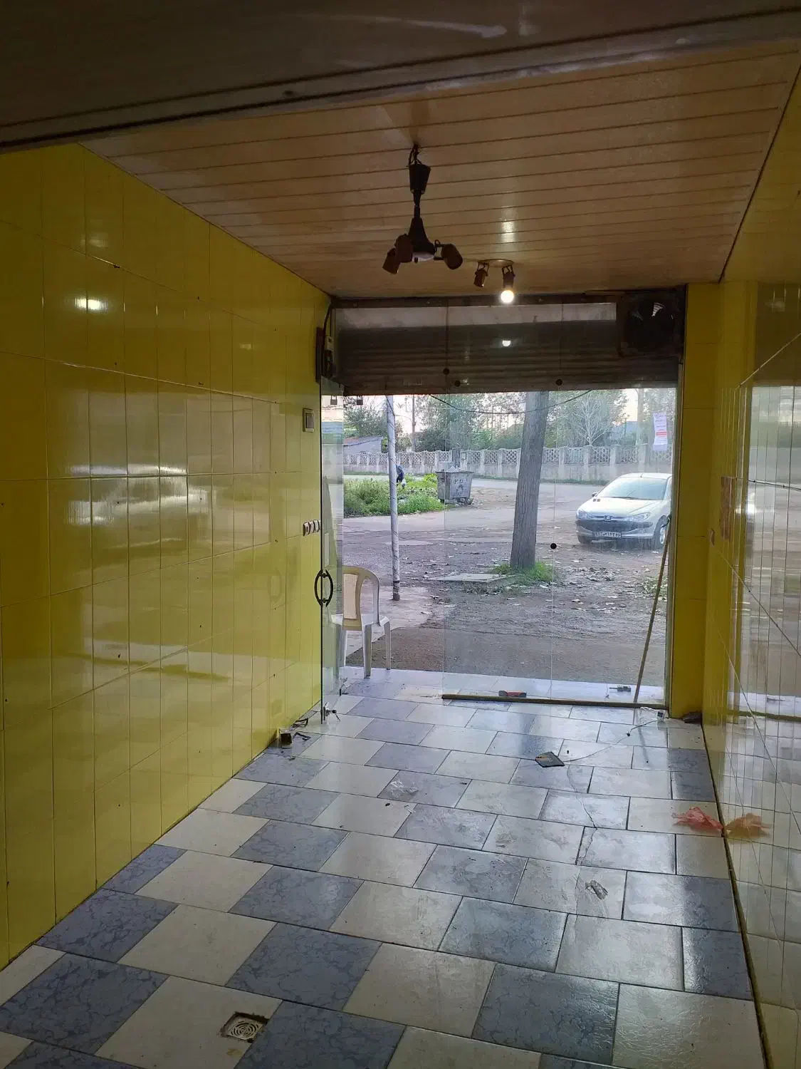 اجاره مغازه|اجارهٔ مغازه و غرفه|رشت, آب آسیاب|دیوار