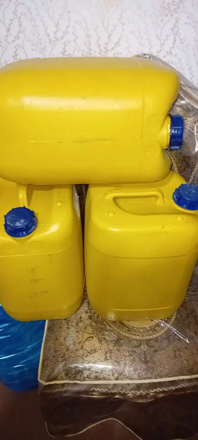 ظرف ۲۰ لیتر در حد نو|ظروف نگهدارنده، پلاستیکی، یکبارمصرف|فولادشهر, B5|دیوار