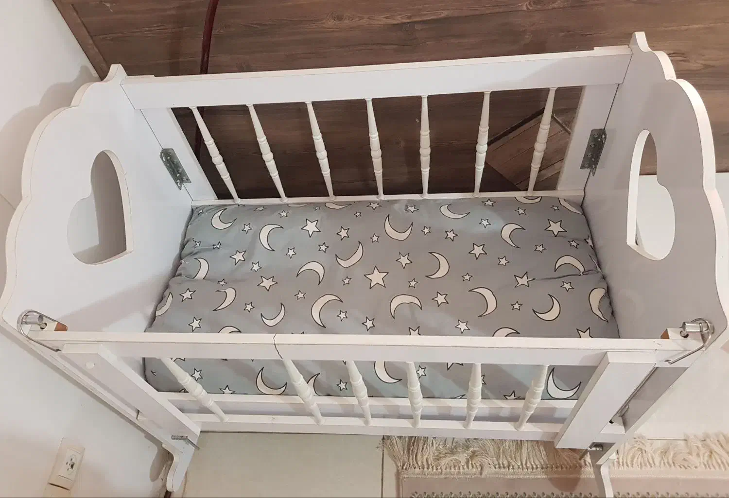 گهواره یا تخت نوزاد|تخت و صندلی بچه|قزوین, |دیوار