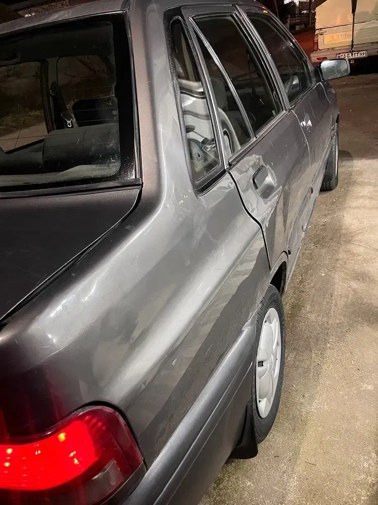 ۸۳یک گلگیر رنگ|خودرو سواری و وانت|رشت, بازار|دیوار