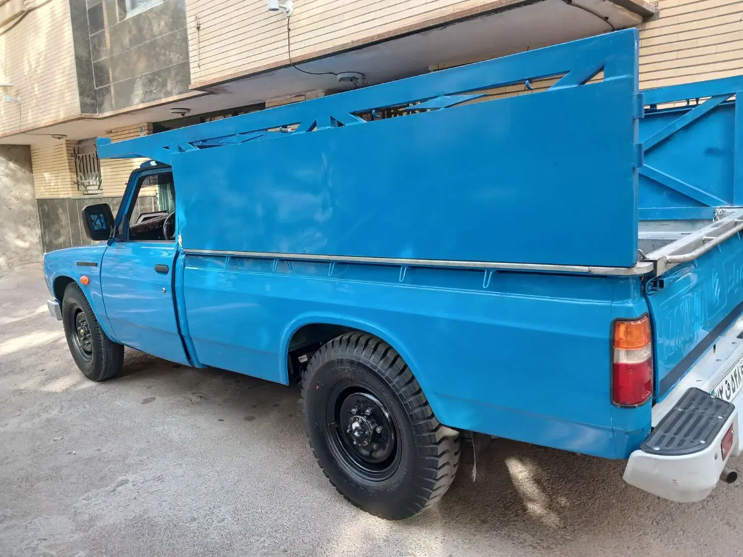 نیسان دوگانه فابریک ۴۰۲ دریچه سیمی|خودرو سواری و وانت|برخوار, |دیوار