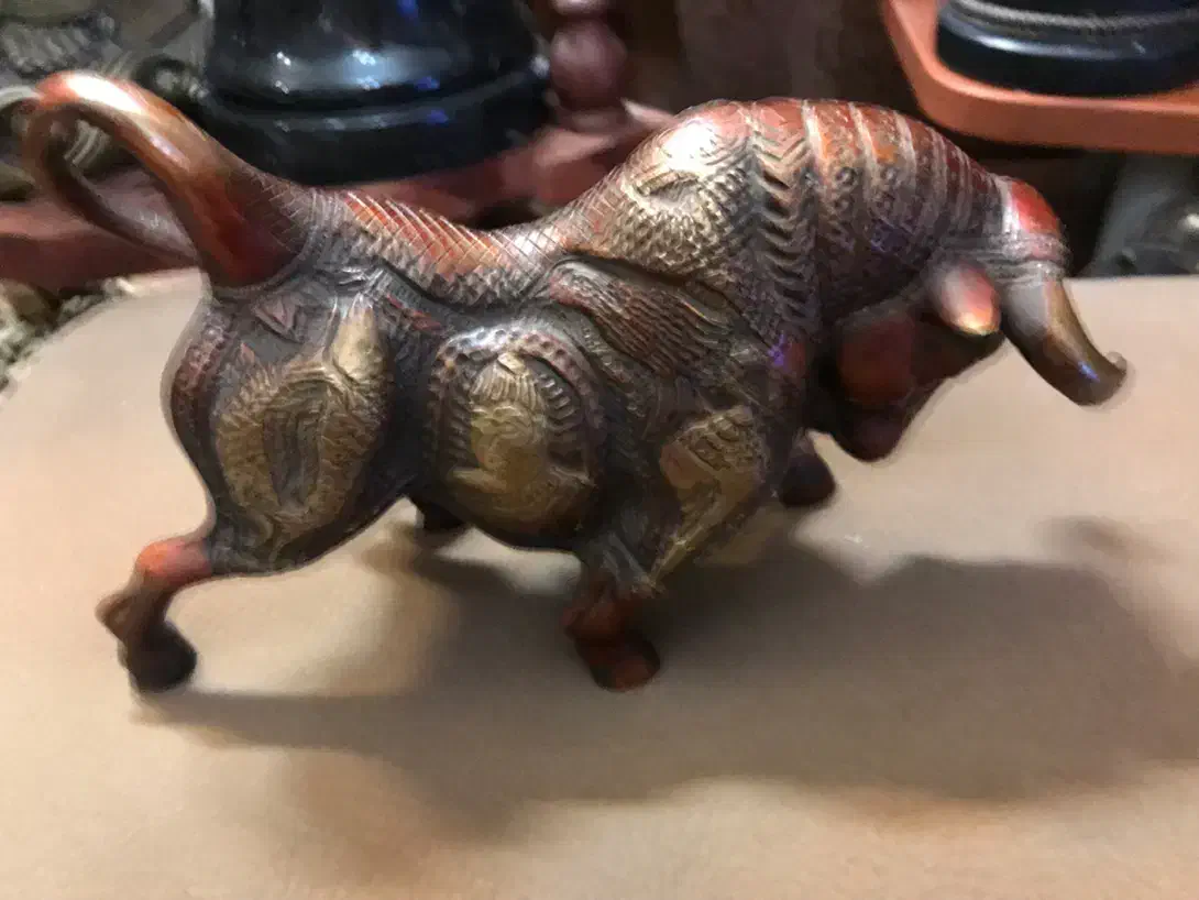 مجسمه برنزی گاو وال استریت آنتیک قدیمی پرنقش|مجسمه، تندیس، ماکت|تهران, مجیدیه|دیوار