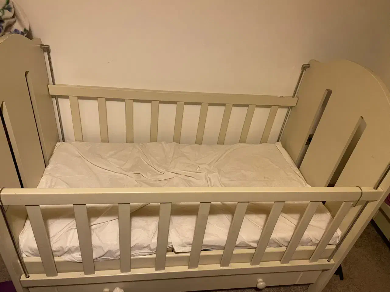 ۲عدد تخت کودک با تشک|تخت و صندلی بچه|رویان, |دیوار