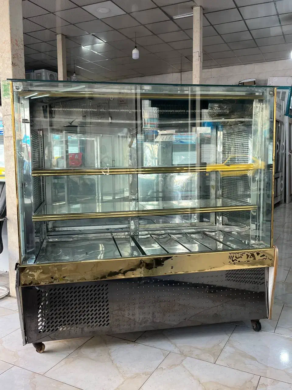 یخچال مکعبی دودی طلایی موتور دانفوس|فروشگاه و مغازه|نسیم‌شهر, |دیوار