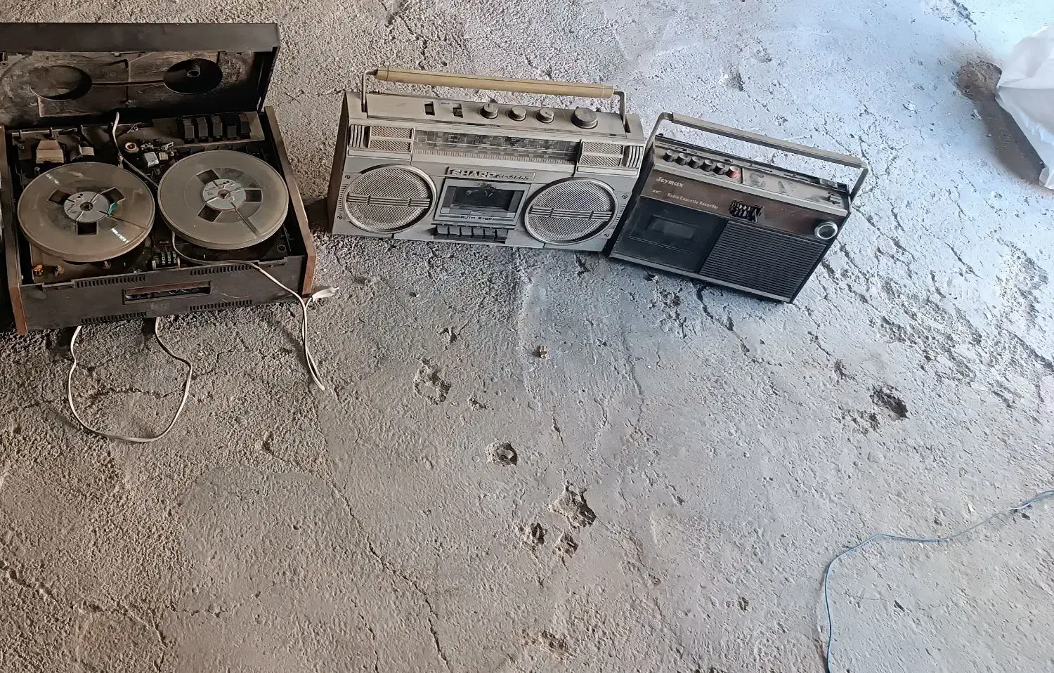 گرام|سیستم صوتی خانگی|رباط‌کریم, رباط‌کریم|دیوار