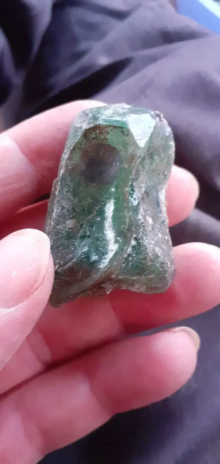 سنگ مشکوک به زمرد و یشم|کلکسیون اشیاء عتیقه|مشگین شهر, |دیوار