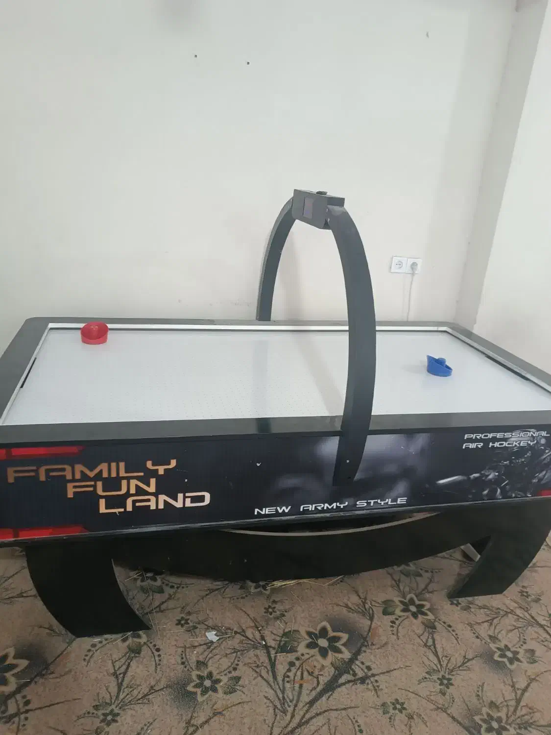 میز بیلیارد و ایر هاکی|تجهیزات ورزشی|قیروکارزین, |دیوار