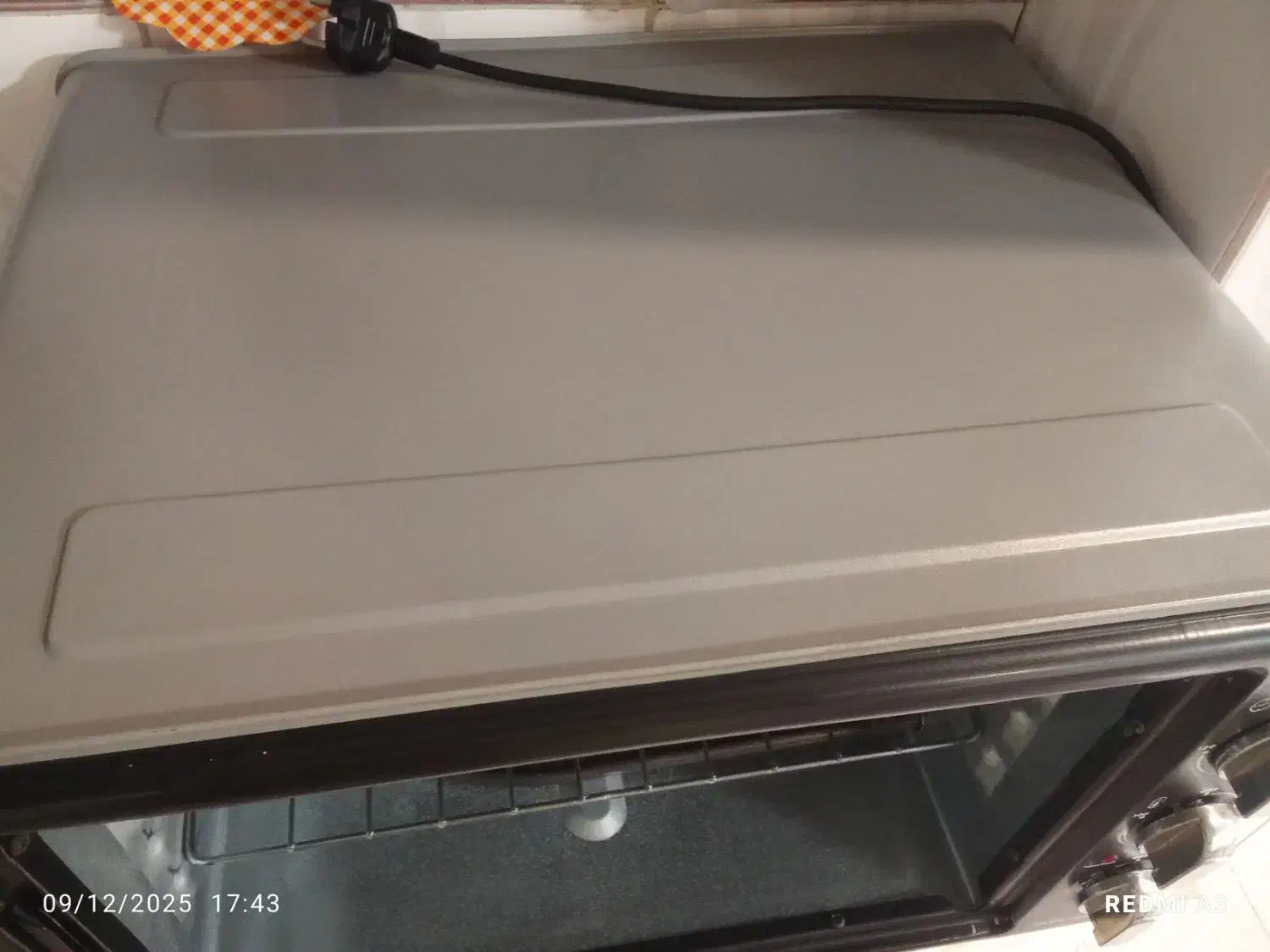 توستر درحد نو زیاد استفاده نشده رنگ طوسی|اجاق گاز و لوازم برقی پختوپز|سنندج, |دیوار