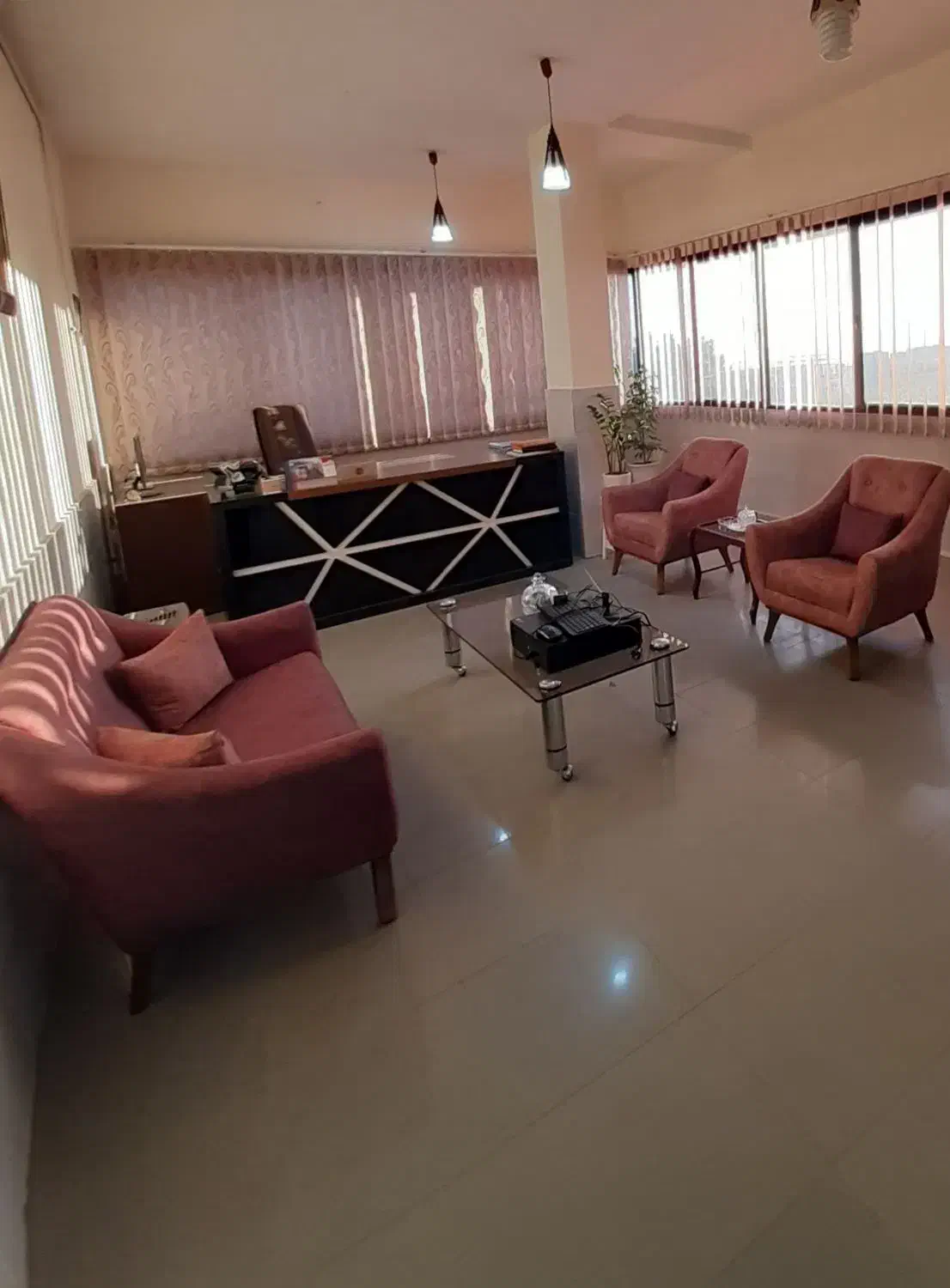 میز و مبل اداری|دفتر کار|هشتگرد, شهرک آپادانا|دیوار