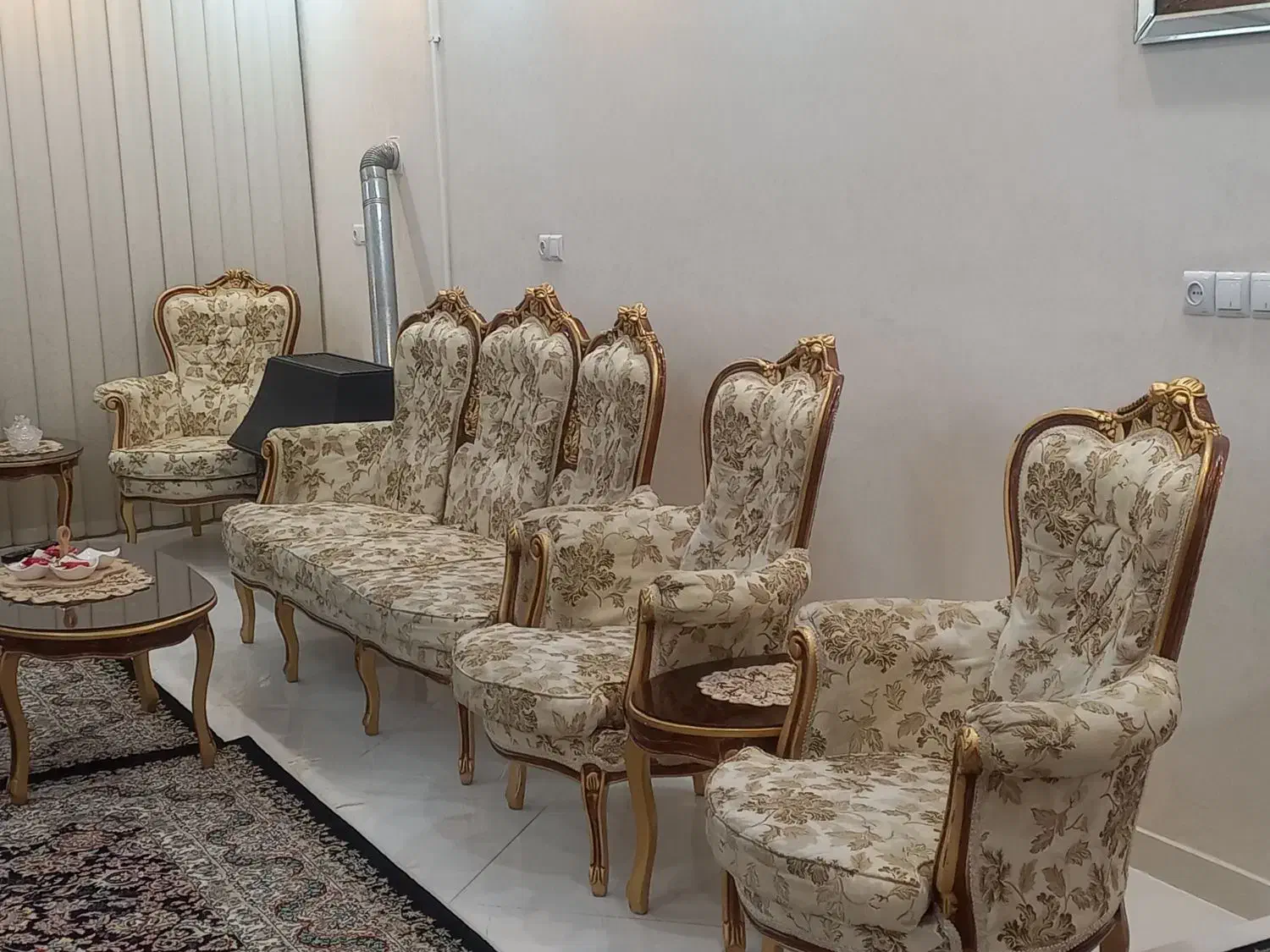 مبلمان در حد نو|مبلمان خانگی و میز عسلی|بروجرد, |دیوار