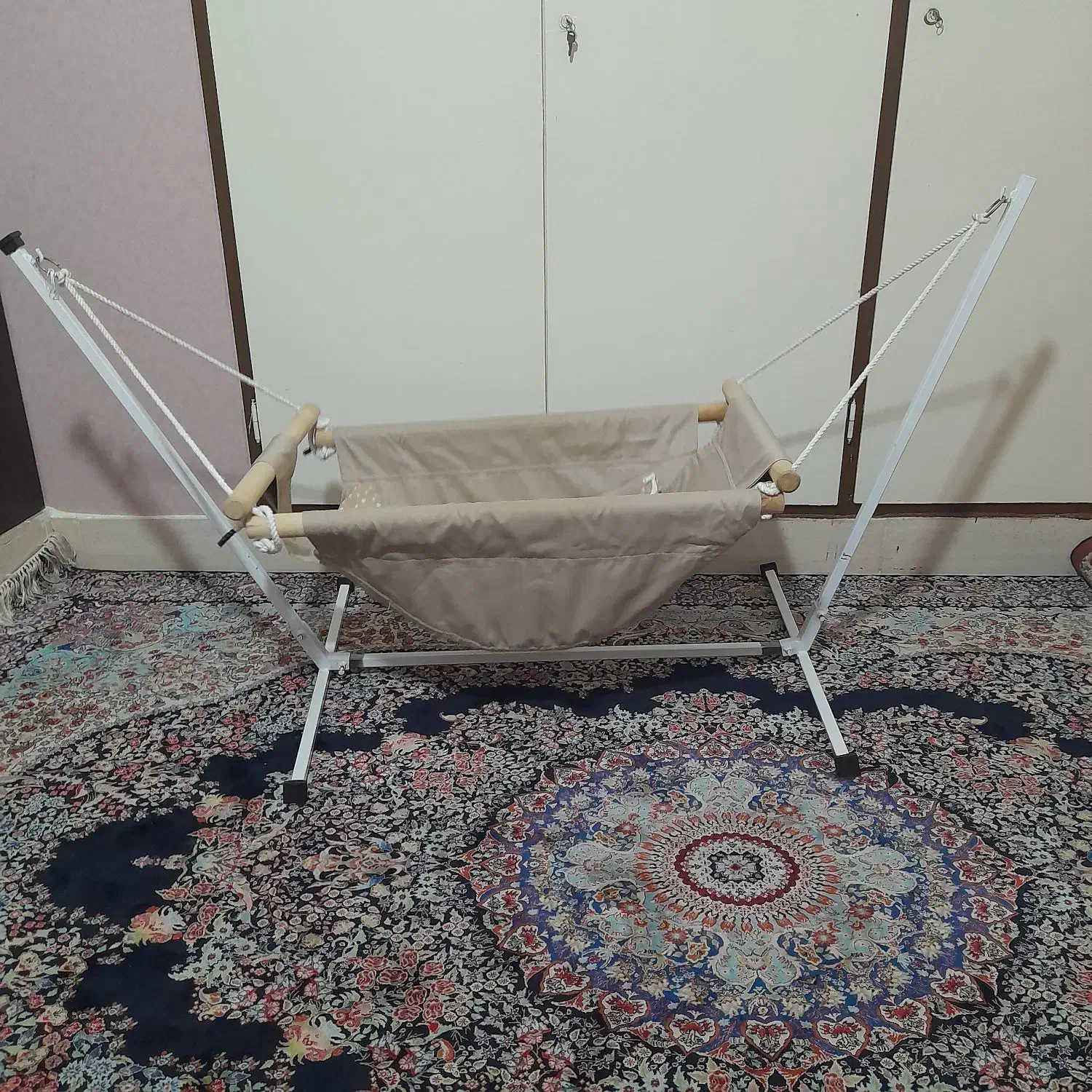 گهواره سنتی تمیز|تخت و سرویس خواب|محلات, |دیوار