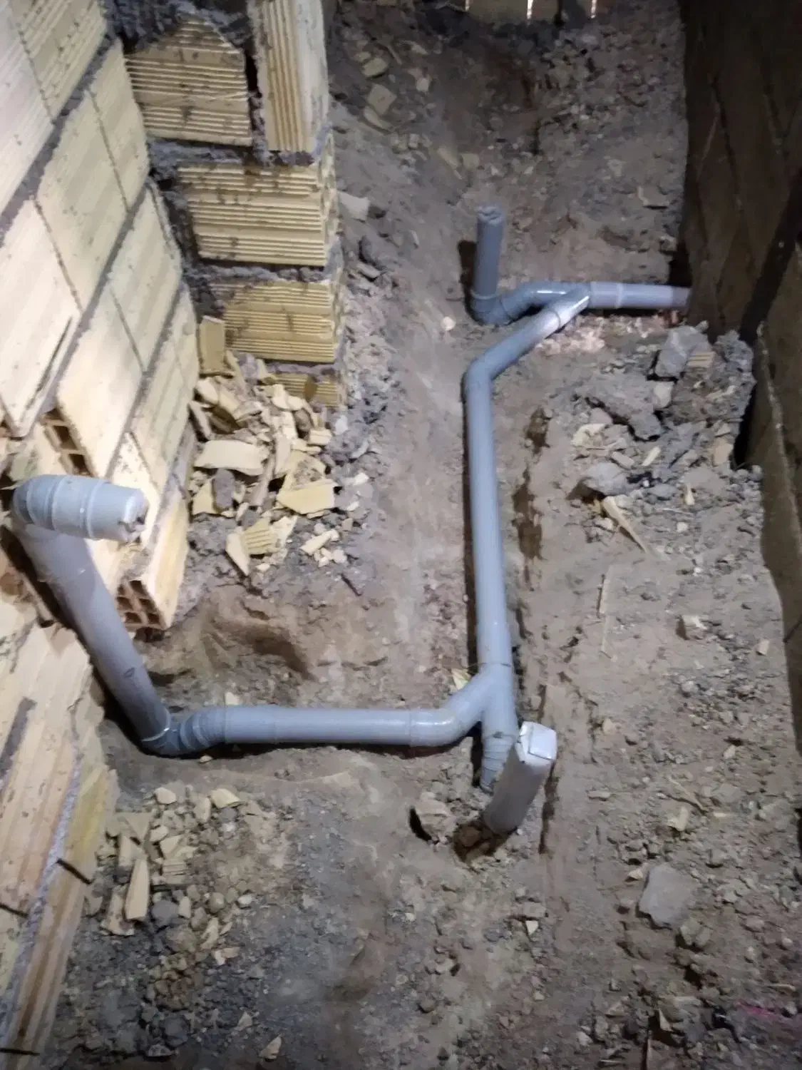 سیمکشیلولهکشیوتعمیرات|خدمات پیشه و مهارت|میانه, |دیوار