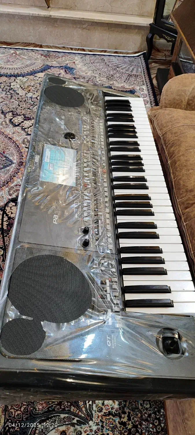 ارگ ۶۰۰ Qt|پیانو، کیبورد، آکاردئون|قیدار, |دیوار