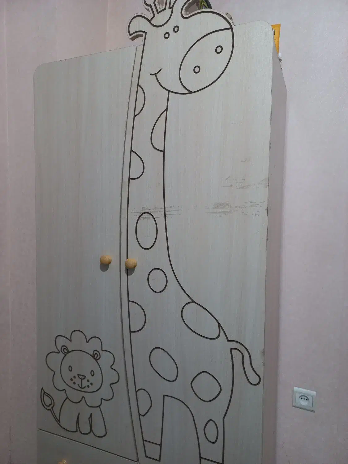 کمد لباس همراه با دو کشوی بزرگ|اسباب و اثاث بچه|رشت, منظریه|دیوار