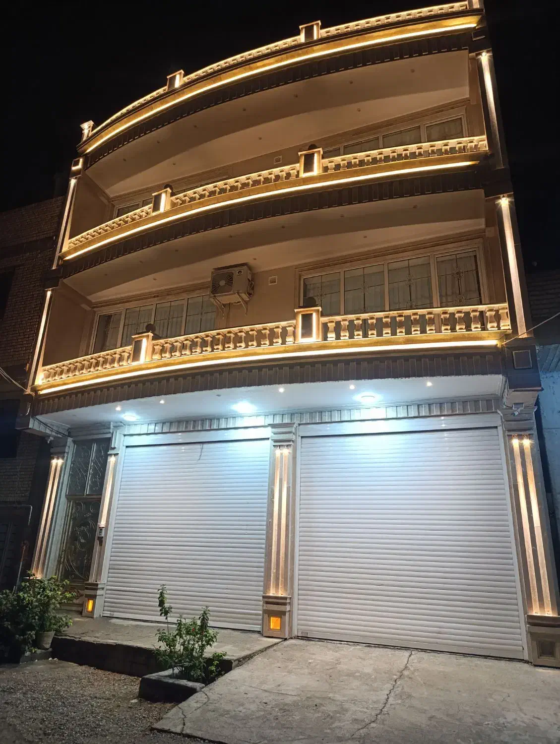 دو دهنه مغازه تجاری یک پارچه اجاره داده میشود|اجارهٔ مغازه و غرفه|میاندوآب, |دیوار