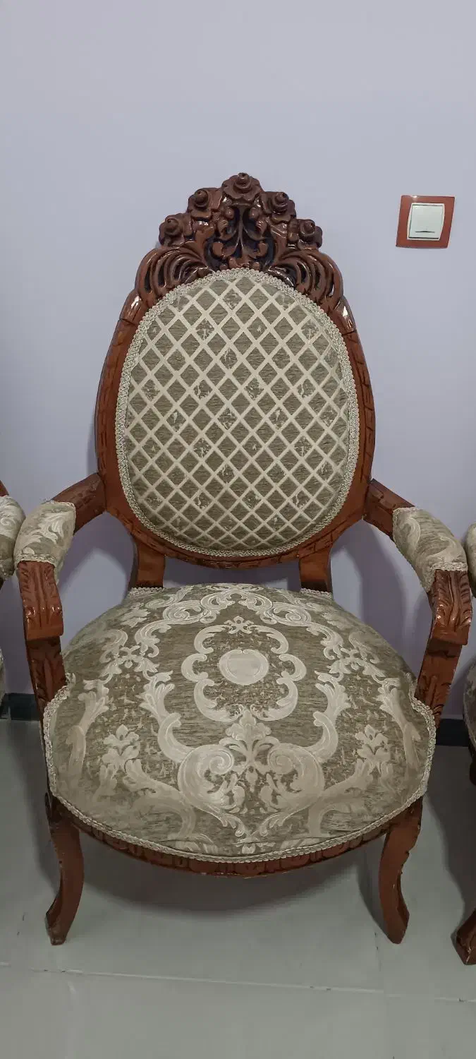 دو عدد مبل تک نفره تمام چوب همراه میز چوبی|مبلمان خانگی و میز عسلی|اردبیل, |دیوار