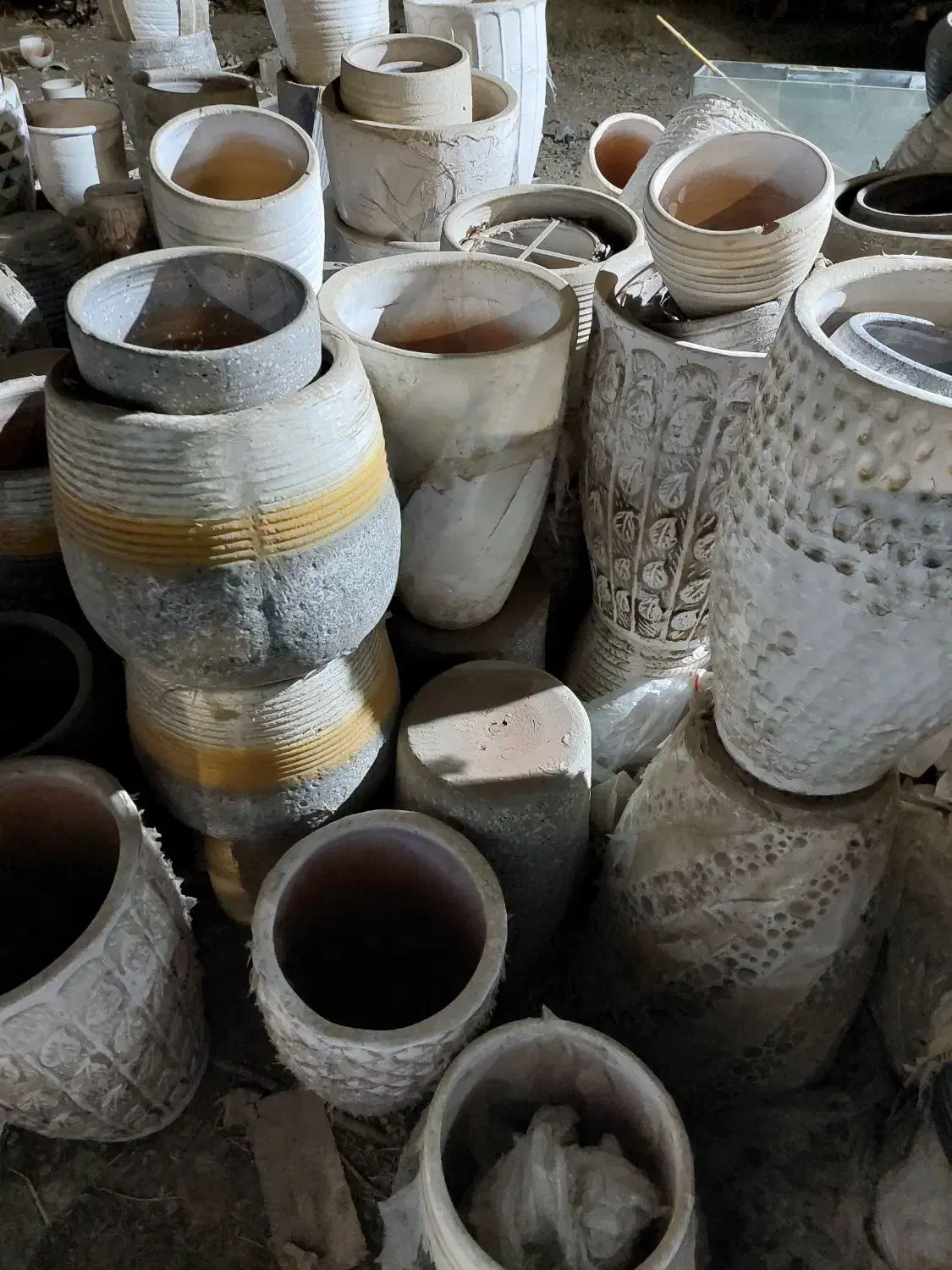 گلدان سفالی|گل و گیاه طبیعی|چهارباغ, |دیوار