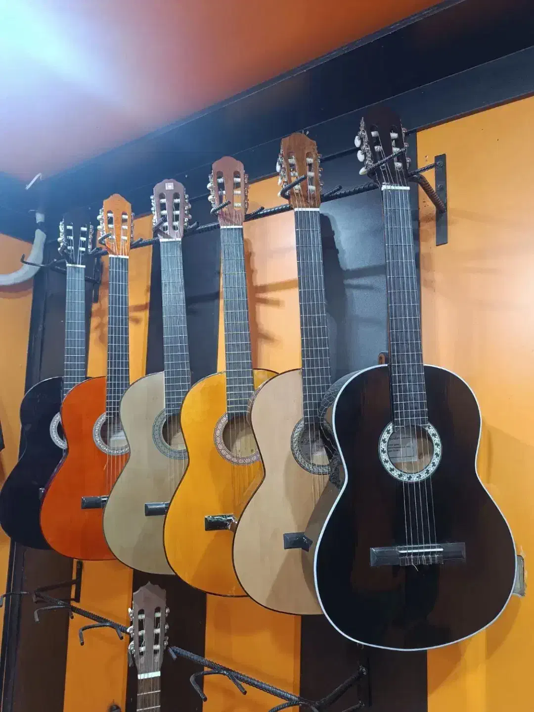 گیتار درجه یک (شوش دانیال) ارسال سراسر کشور|گیتار، بیس، امپلیفایر|بندر ماهشهر, |دیوار