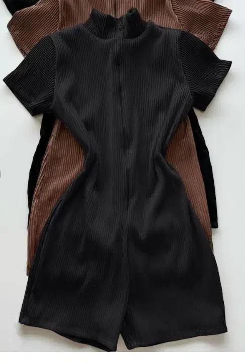 سرهمی شورتکی|لباس|اصفهان, ارزنان|دیوار