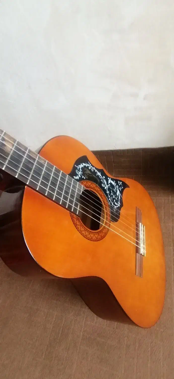 گیتار یاماها C40 اصل اندونزی|گیتار، بیس، امپلیفایر|کرمانشاه, |دیوار