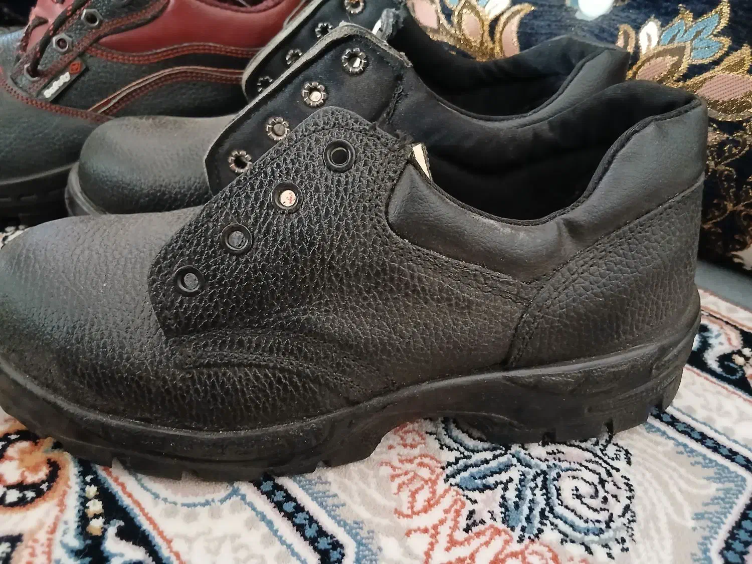 کفش|کیف، کفش، کمربند|مرودشت, ثبت احوال|دیوار