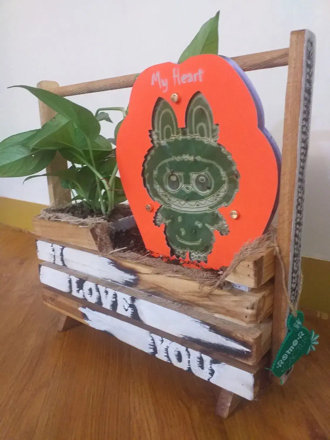 ست باکس گل طبیعی مناسب روز مادر|گل و گیاه طبیعی|ساری, |دیوار