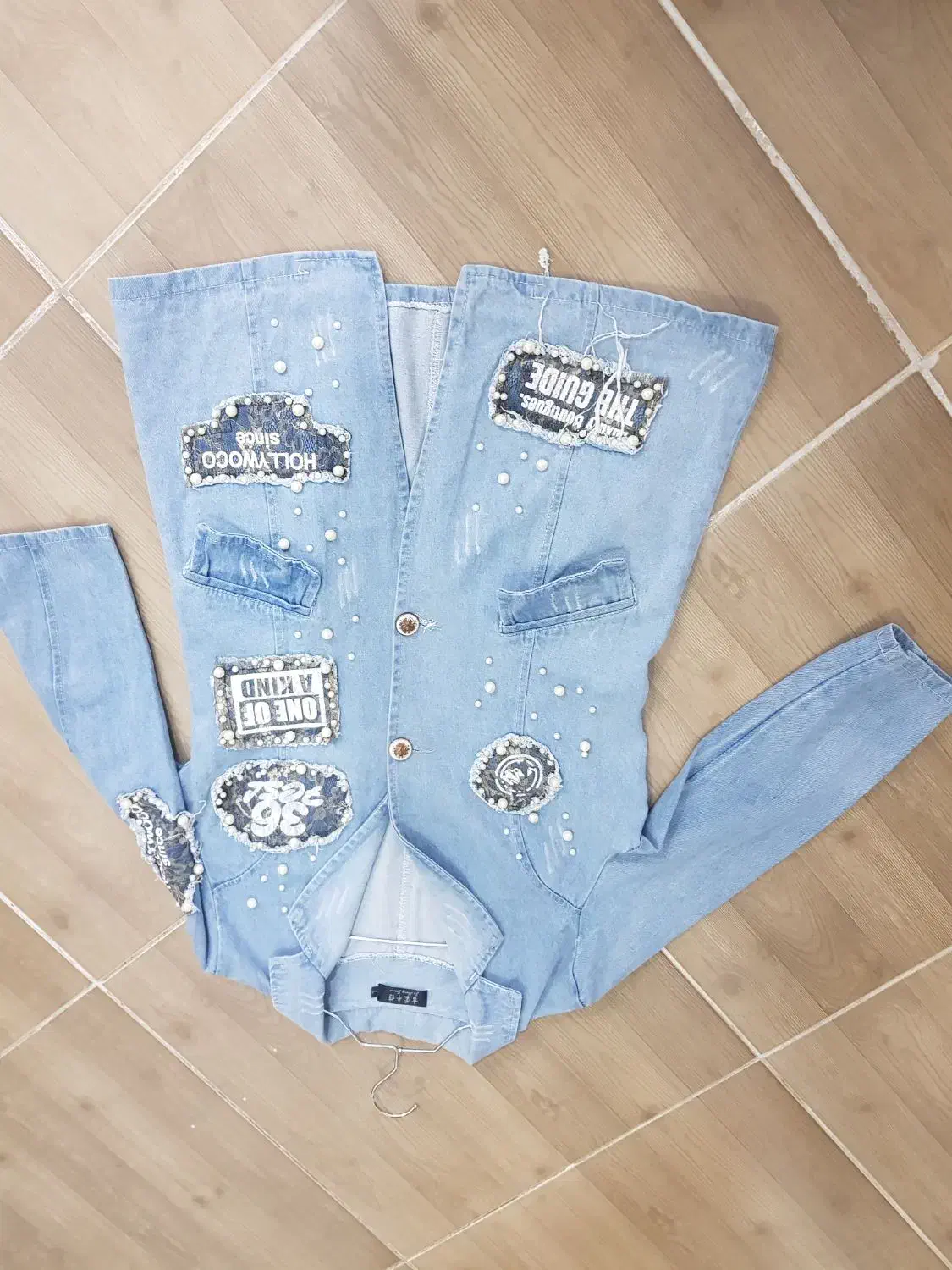 لباس|لباس|ازنا, |دیوار