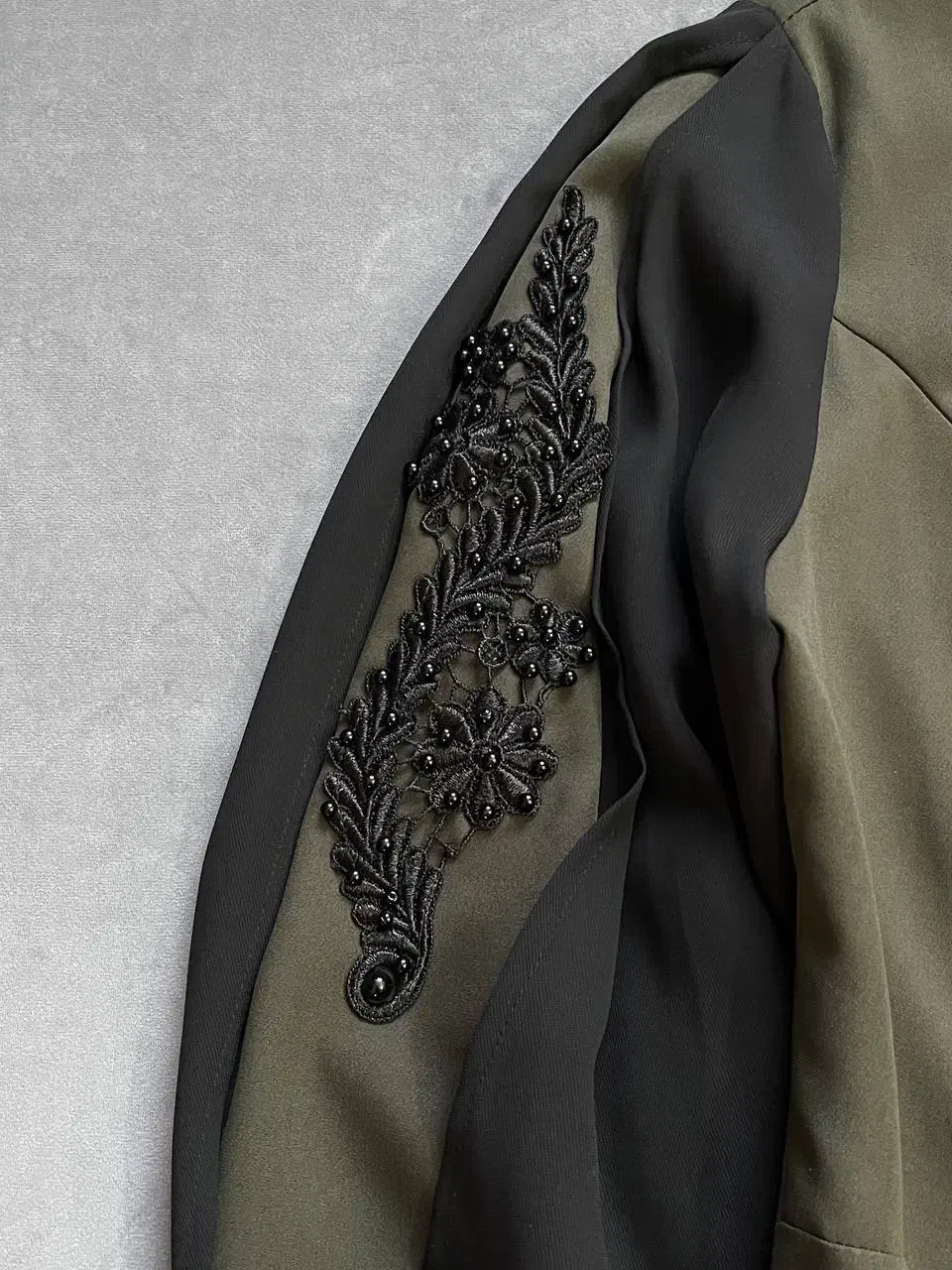 مانتو|لباس|هشتگرد, مدرس|دیوار