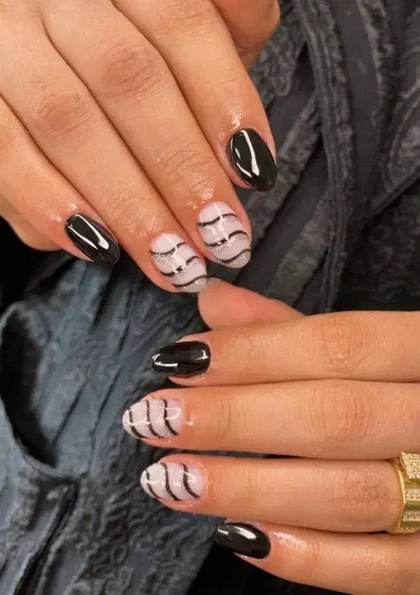 ترمیم و کاشت ناخن و کفسابی|خدمات آرایشگری و زیبایی|مشهد, نوید|دیوار