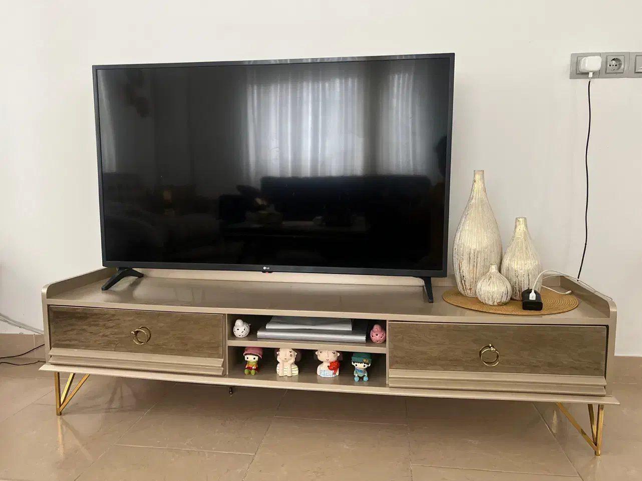 میز تلویزیون مدرن مناسب هر دکوراسیون|میز تلویزیون|لاهیجان, امیرشهید|دیوار