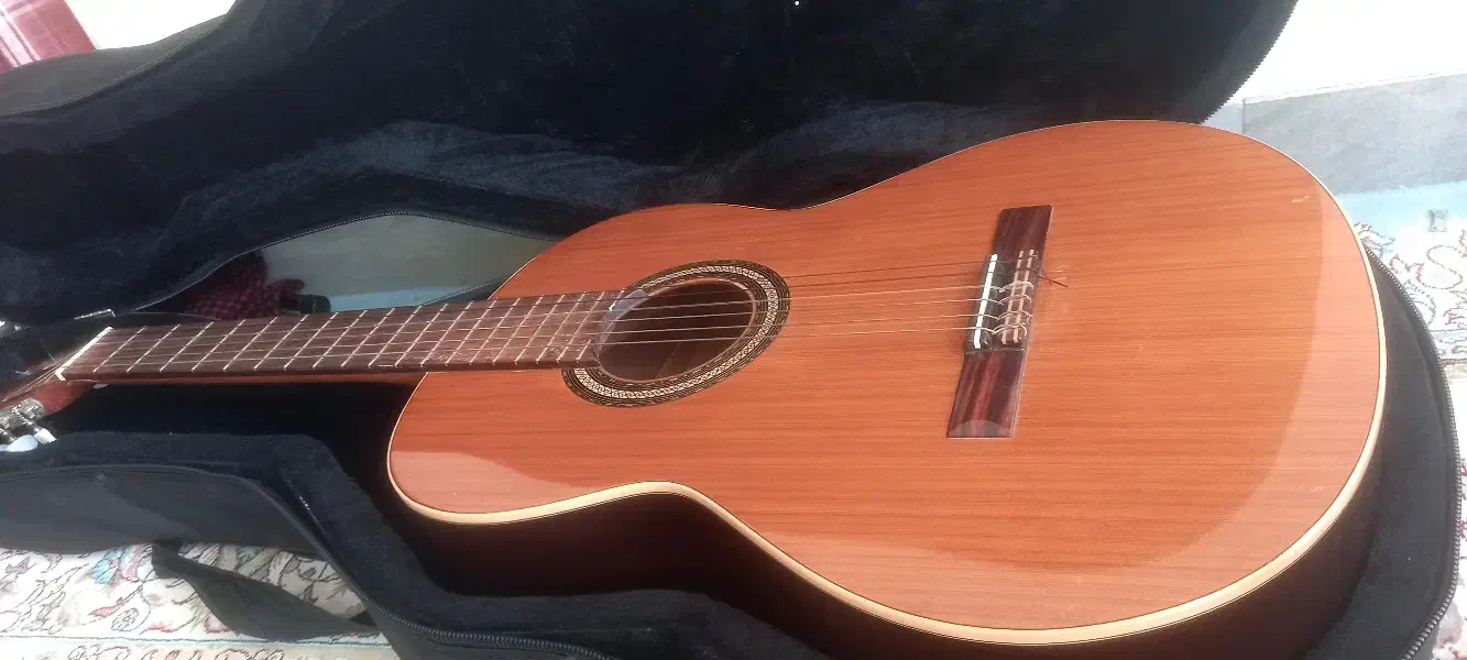 گیتار اسپانیایی cuenca mod10|گیتار، بیس، امپلیفایر|قم, دورشهر|دیوار