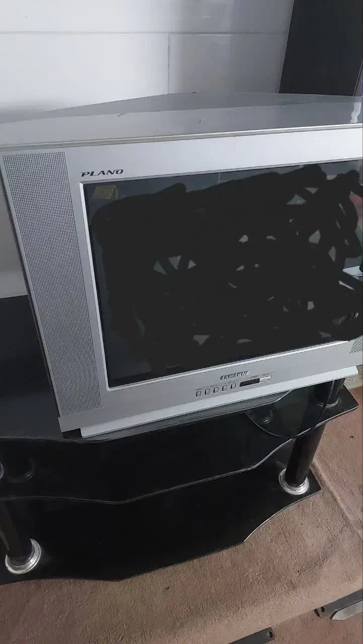 تی وی|تلویزیون و پروژکتور|قم, شهرک مهدیه (مدرس)|دیوار