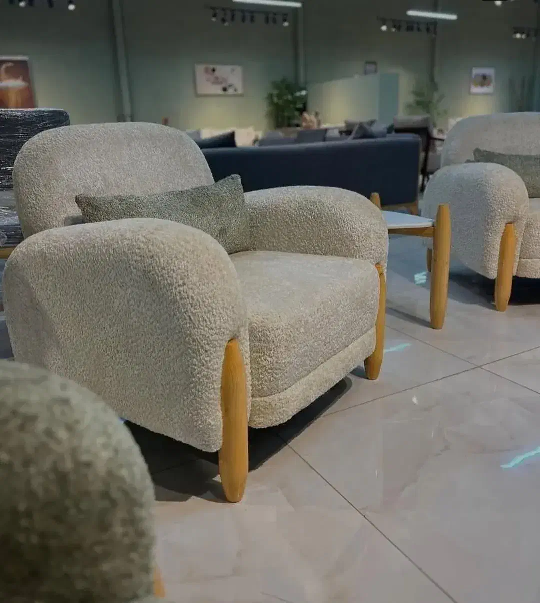 تولید و پخش انواع مبل راحتی|مبلمان خانگی و میز عسلی|همدان, |دیوار