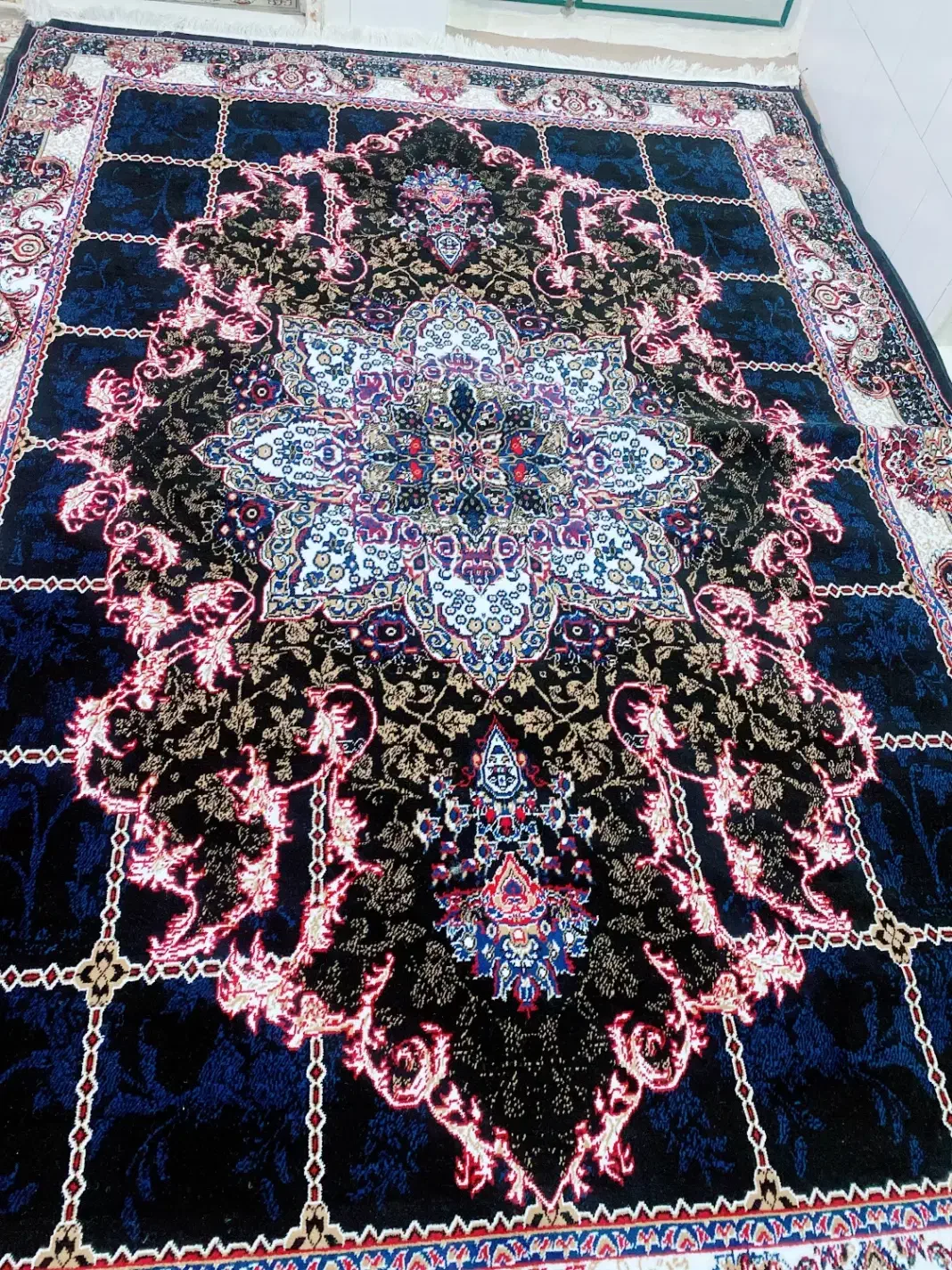 فرش عالیجناب|فرش|گناباد, |دیوار